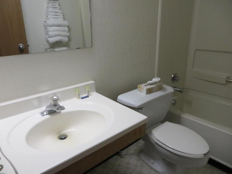 Hotel Super 8 By Wyndham Saanichton Victoria Airport Esterno foto