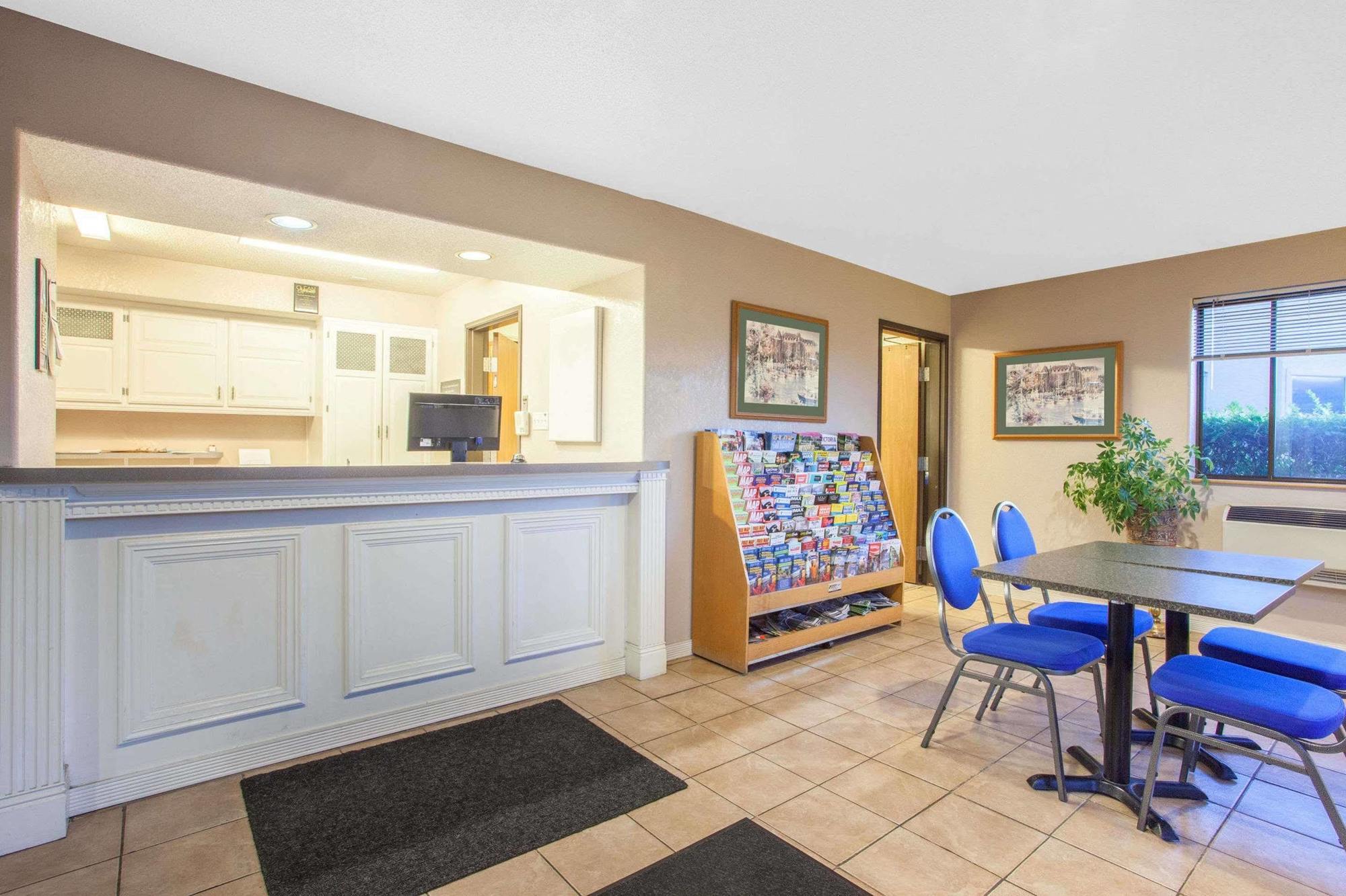 Hotel Super 8 By Wyndham Saanichton Victoria Airport Esterno foto
