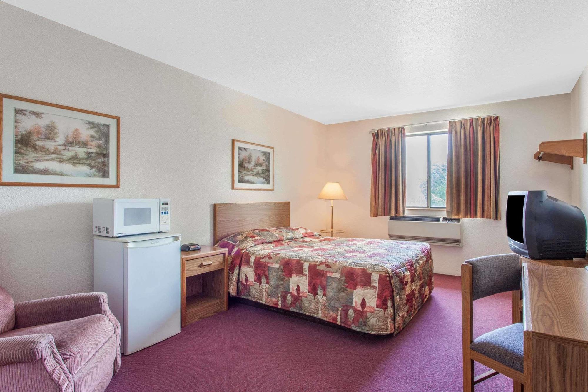 Hotel Super 8 By Wyndham Saanichton Victoria Airport Esterno foto