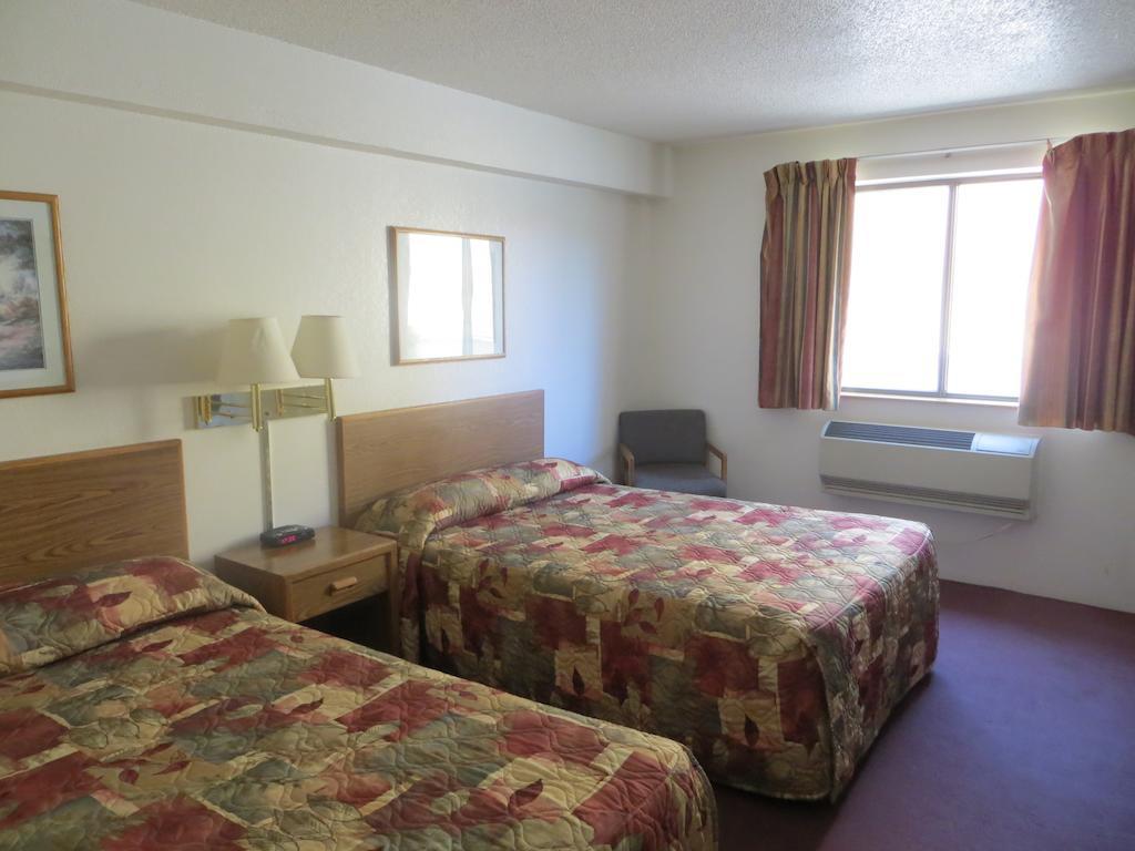 Hotel Super 8 By Wyndham Saanichton Victoria Airport Esterno foto